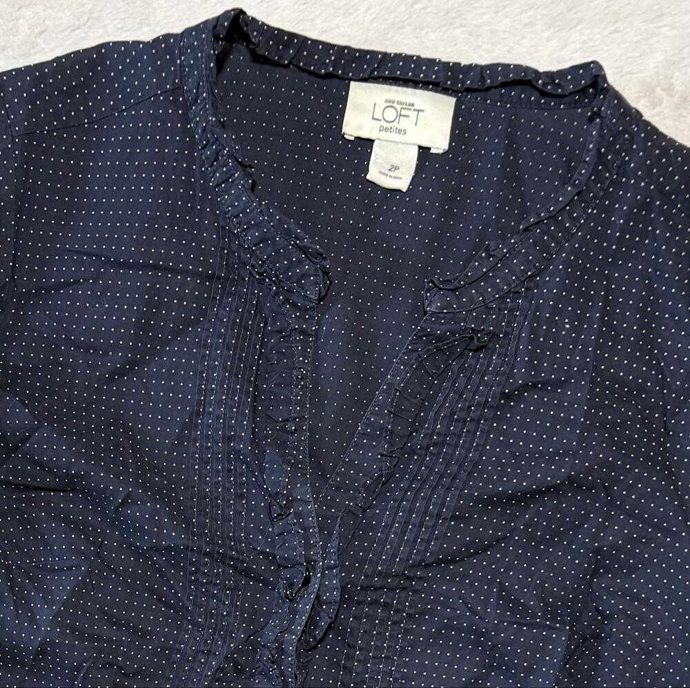 Ann Taylor LOFT Blouse Womens 2P Petite Navy Blue Polka Dot V-Neck Short Sleeve